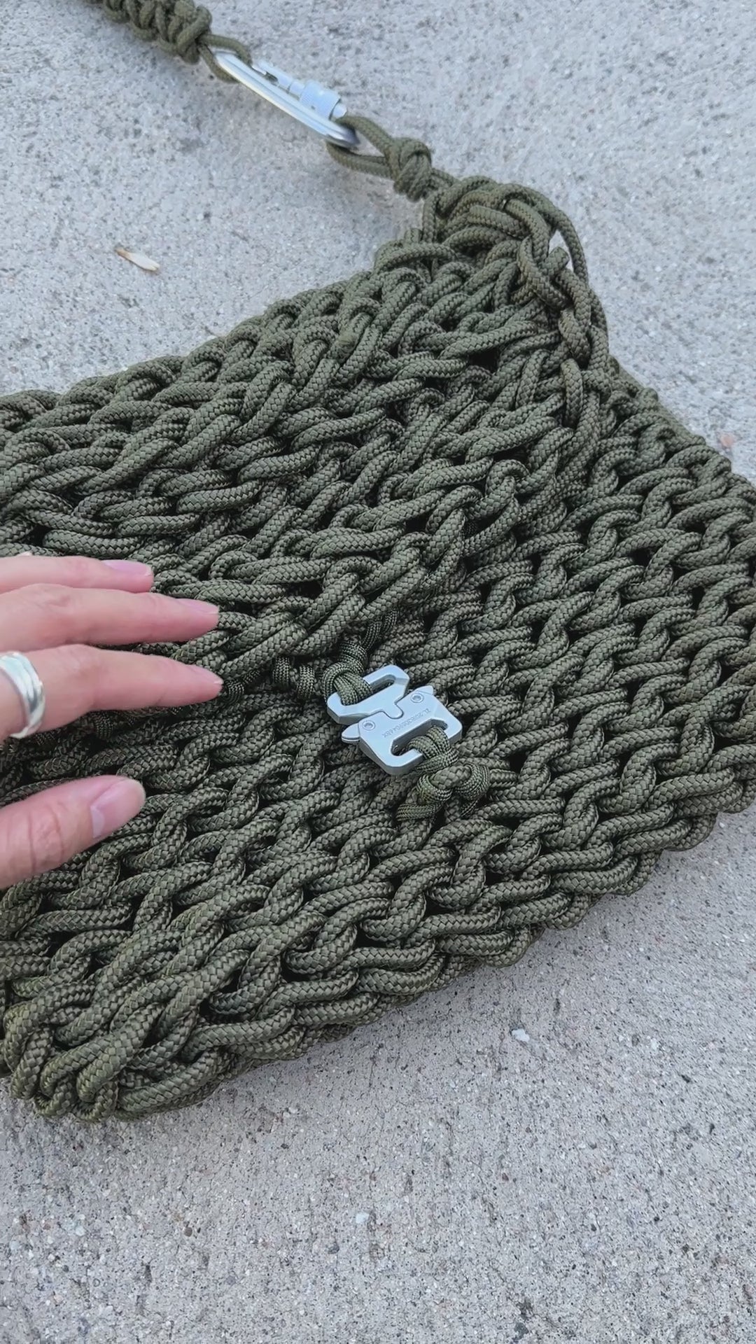 the mini messenger bag (pre-order) – chantel le